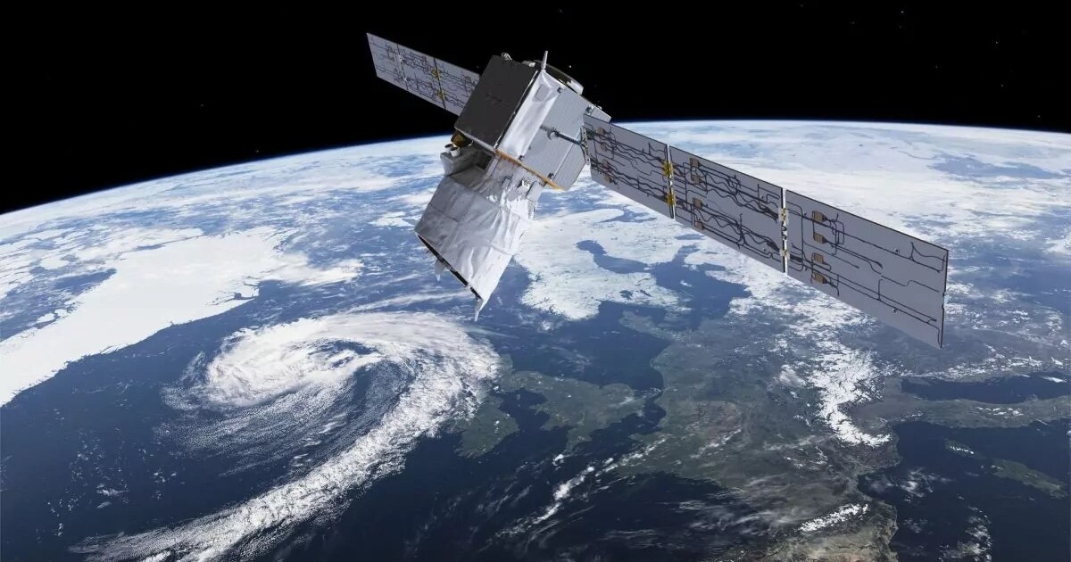 K Zemi padá vyřazený satelit, vědecký tým na něm chce vyzkoušet unikátní přistávací manévr