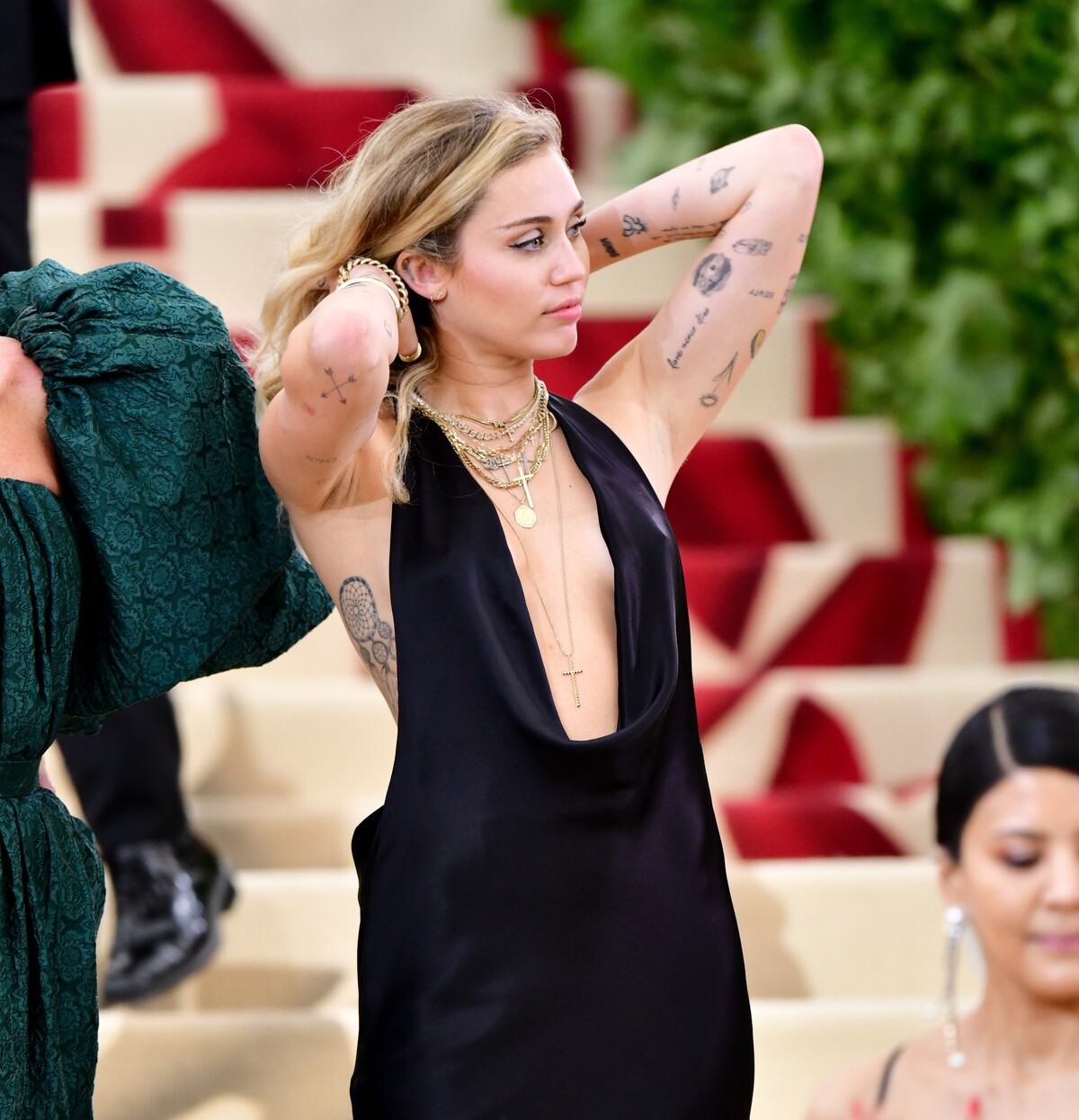 Miley Cyrus má na tele viac ako 70 tetovaní.