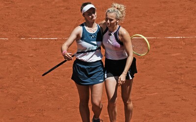 České tenistky čeká minimálně olympijské stříbro ze čtyřhry! Krejčíková a Siniaková postoupily do finále.