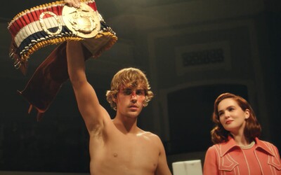 Justin Bieber sa stáva boxerským šampiónom. V motivačnom videoklipe pripomína Rockyho.