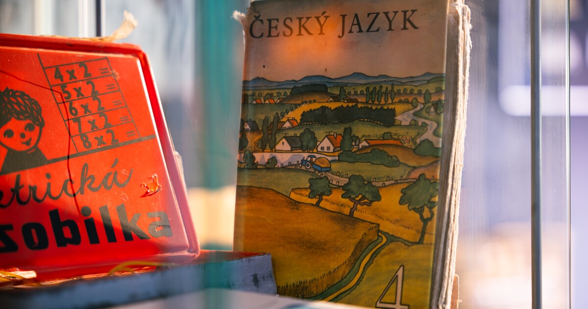 FOTKY: Máma mele maso, ó, my se máme. Podívej se, jak vypadala škola, do které chodili tvoji rodiče v osmdesátkách