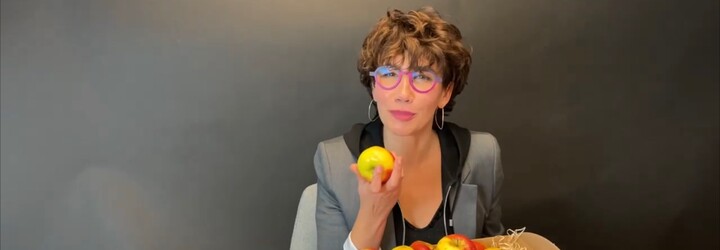 Nová politická strana Lucie Ďuriš Nicholsonovej sa bude volať Jablko. „Pôvodne sme mali byť Istota, Stredná cesta či Obnova“