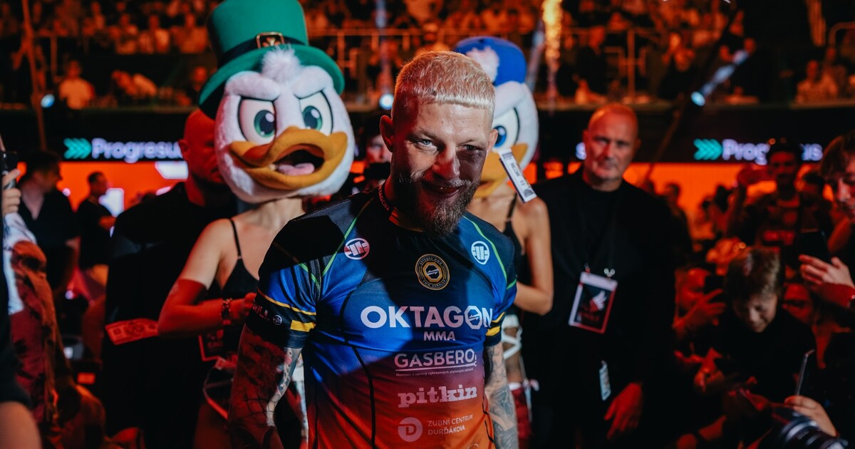 Emoce, slzy, krev. Podívej se na nejlepší fotky z velkolepého turnaje Oktagonu