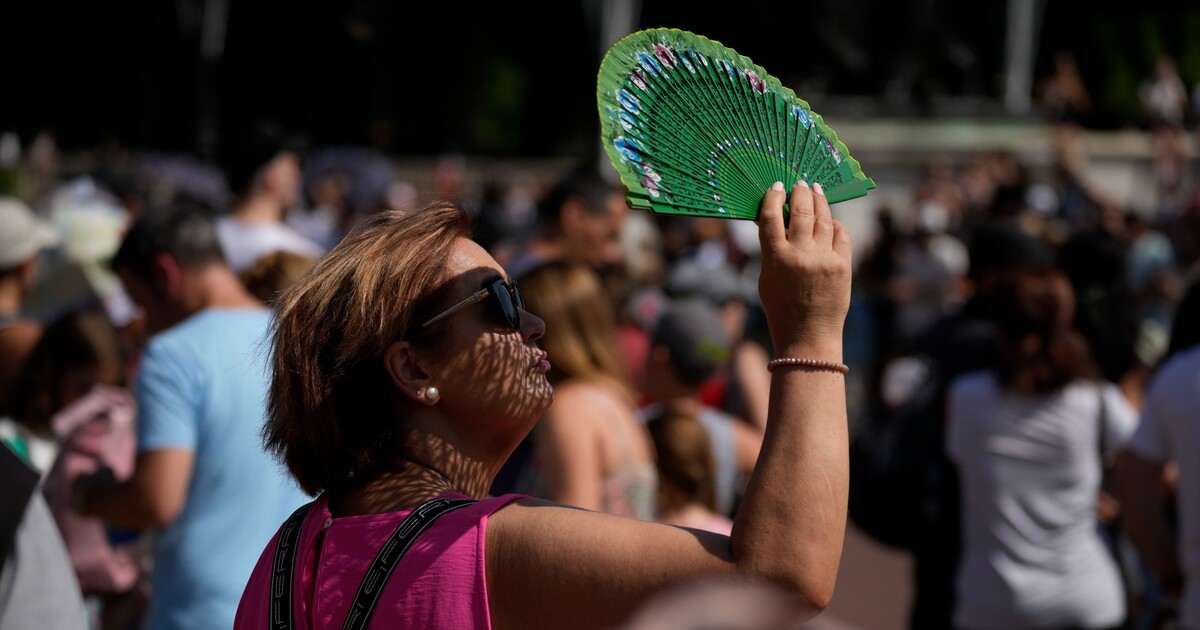 Udělej si zásoby ledu, do Evropy přichází další vlna veder. Někde se teplota přiblíží i 50 stupňům