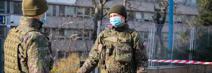 Ve slovenských nemocnicích bude pomáhat armáda. Nasazeni jsou všichni dostupní vojenští lékaři