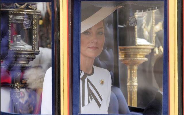 FOTO: Princezna Kate se po dlouhé době ukázala na veřejnosti. Rozdávala úsměvy