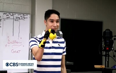 VIDEO: Studenti v USA vyrobili pro nového spolužáka robotickou ruku. Změnili mi život, říká