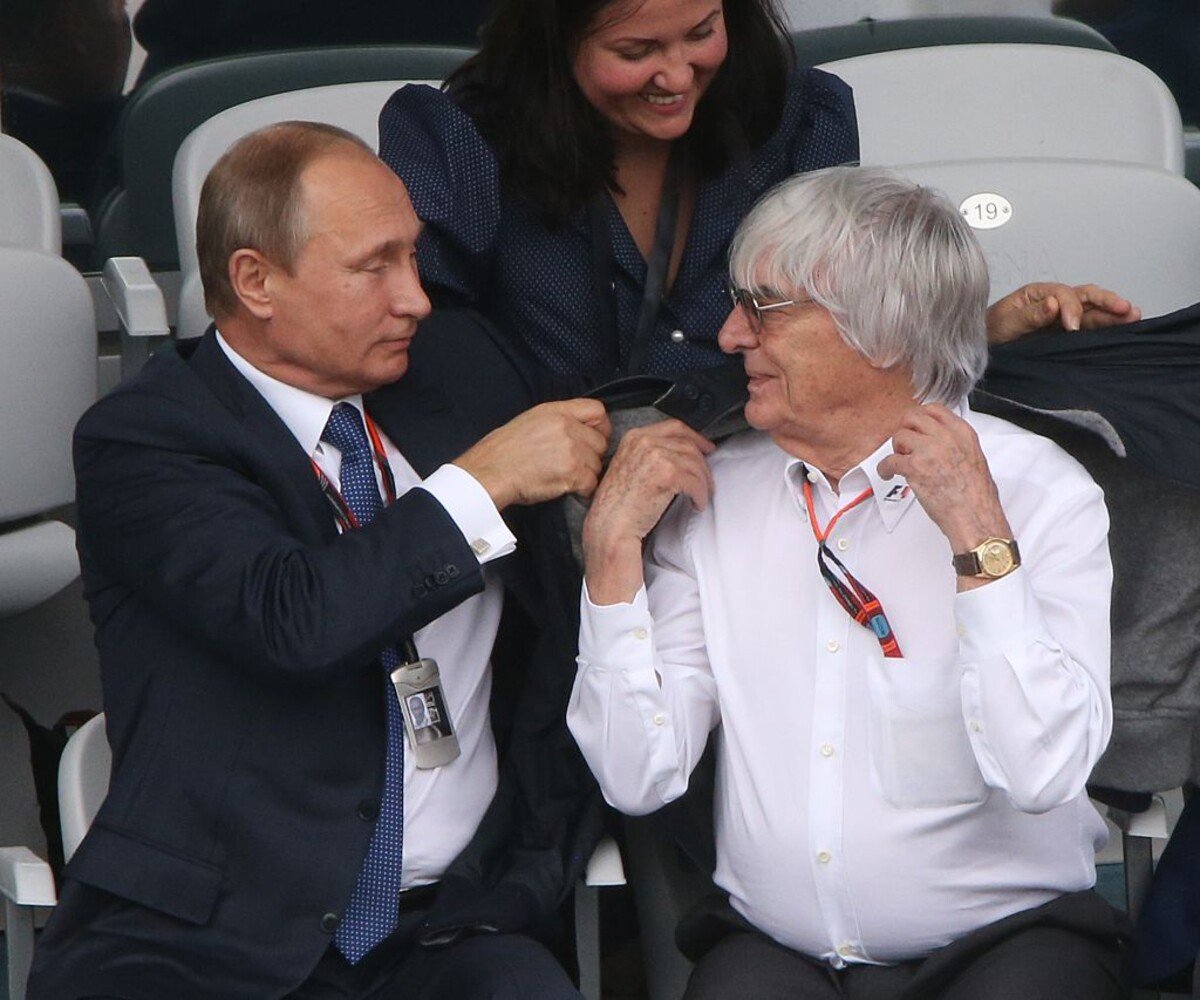 Vladimir Putin a Bernie Ecclestone na fotografii z roku 2015.