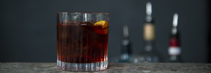 Ľudia nemajú ísť po práci do obchodu, ale na drink, vraví majiteľ pojazdných kaviarní Pán Králiček, ktorý otvára vínový bar After