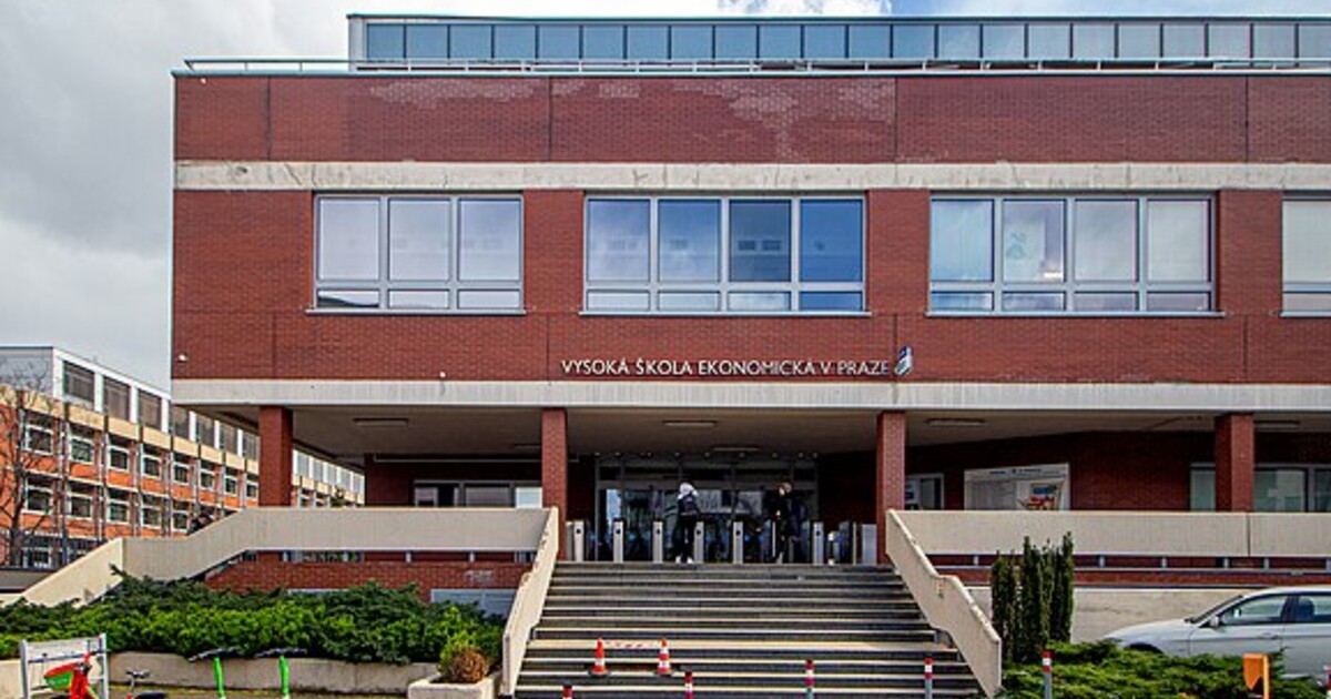 VŠE ruší bakalářské práce. K zisku titulu už bude potřeba něco jiného