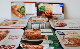 8 hotových jedál zo supermarketov. Ktoré chutilo ako z reštaurácie a ktoré by sme nedali na tanier ani nepriateľovi?