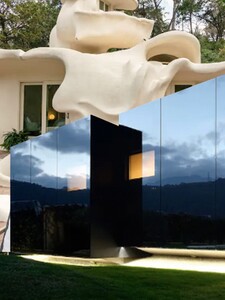 8 luxusných Airbnb s dokonalým dizajnom: Gigantický loft v Tulume, podzemná vila v Indii či zrkadlový dom