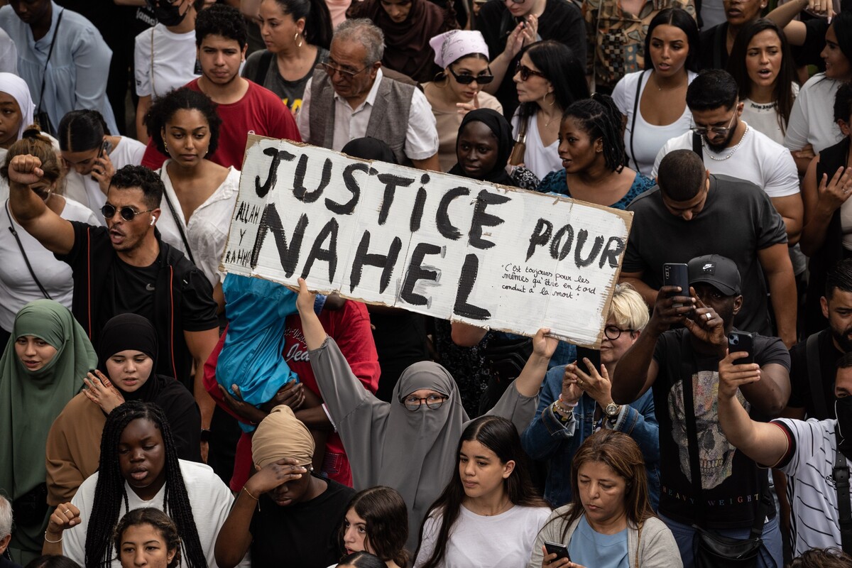 Čtvrteční pietní akce za Nahela na pařížském předměstí byla taktéž protestem zejména zástupců menšin proti policejnímu násilí.