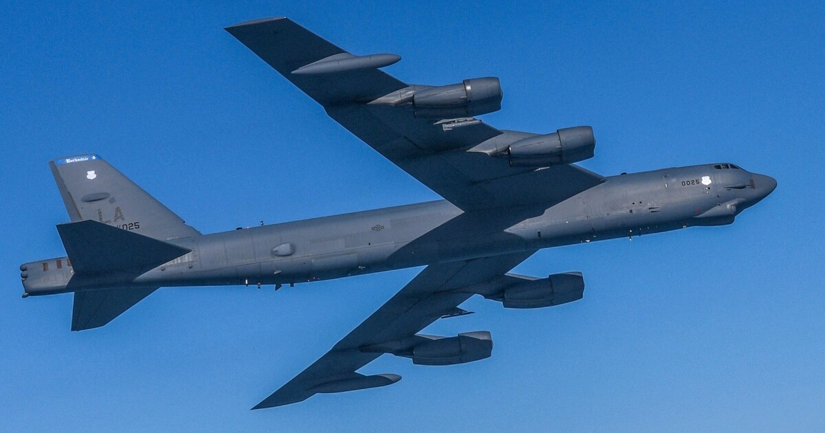 Americké bombardéry se přiblížily k ruským hranicím. Moskva na místo poslala stíhačku