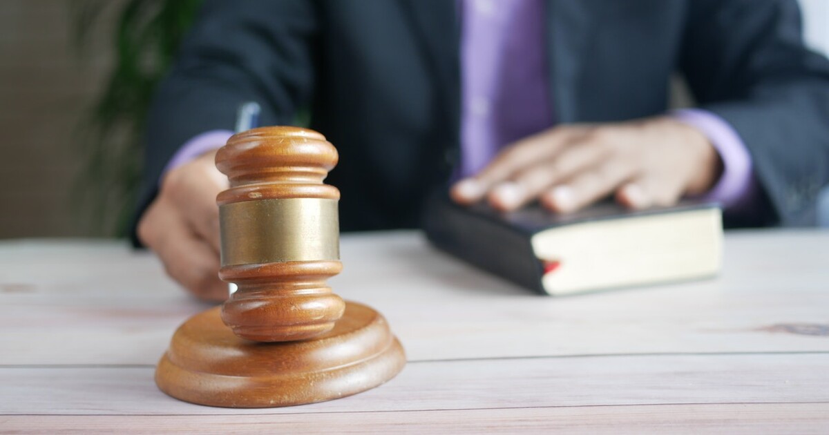 Právníci si „vypomohli“ umělou inteligencí a předložili soudu dokumenty s falešnými citacemi. Dostali tučnou pokutu