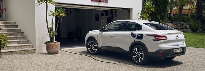 SUV, sedan alebo kupé? Nový nevšedný Citroën C4 X je všetkým v jednom