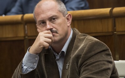 AKTUALIZOVANÉ: Kotlebovi sa rozpadá vedenie strany ĽSNS: Po Mazurekovi a Uhríkovi z predsedníctva odchádza aj Ďurica.