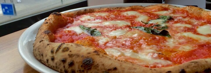Pizza Nuova je prý jedna z nejlepších v Praze. Zjistili jsme, zda je to pravda