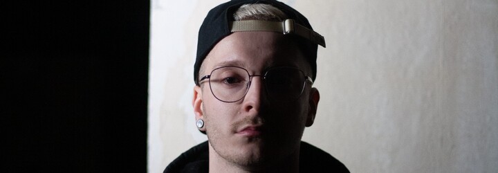 Chtěl být zpěvák a DJ, místo toho produkuje tracky českým rapovým hvězdám. Tréma je můj největší nepřítel, říká Bloodflow
