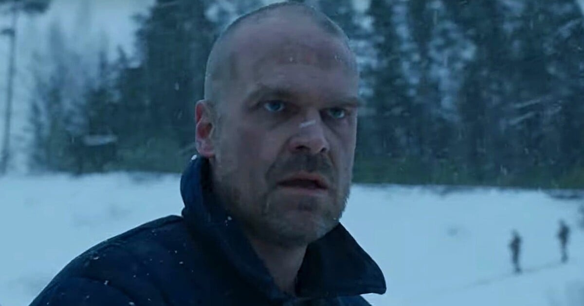 Hopper žije! 4. série Stranger Things posílá pozdravy z Ruska, kde je oblíbená postava uvězněna | REFRESHER.cz