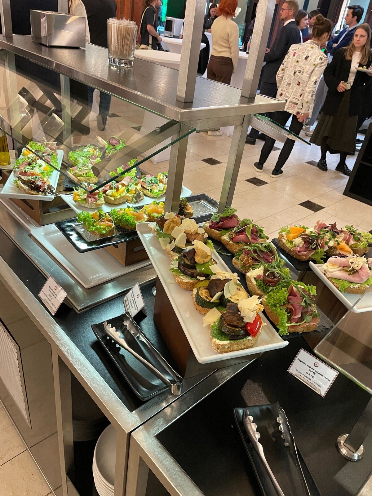 Catering ve štábu SPOLU.