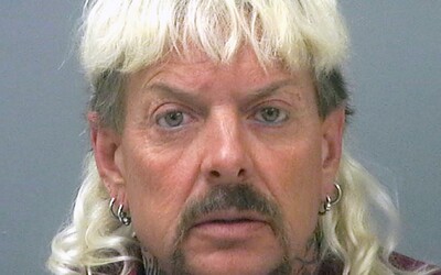 Trump zvažuje milosť pre chovateľa zvierat známeho ako Joe Exotic z kontroverzného dokumentu Tiger King. Odsúdený tvrdí, že je nevinný.