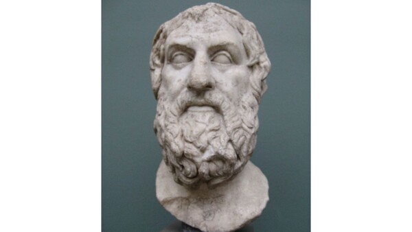 Spomenieš si, čou smrťou sa začína grécka tragédia Antigona, ktorú napísal Sofokles?