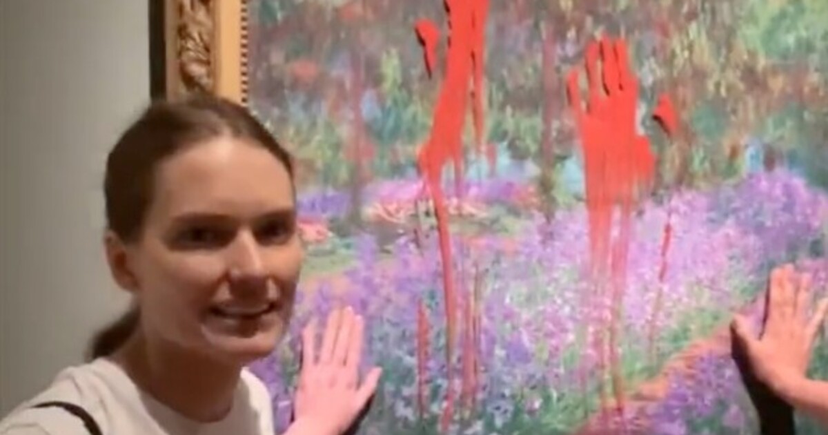 Klimatické aktivistky ve Stockholmu polily barvou obraz od Moneta, následně se na něj přilepily