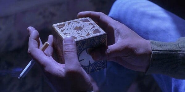 V ktorom filme sa objavuje puzzle kocka, ktorá otvára brány do pekiel?