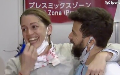 VIDEO: Argentínska šermiarka síce na OH vypadla, ale bude sa vydávať. Tréner ju v priamom prenose požiadal o ruku.