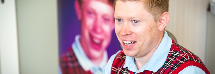 Bad Luck Brian: Mnozí si neuvědomují, že jsem tu fotku udělal naschvál. Některé roky mi vydělala více než čtvrt milionu (Rozhovor)