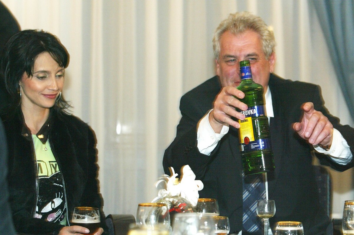 Becherovka, Miloš Zeman, Lucie Bílá