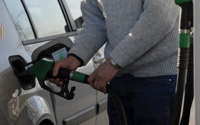 Poľská vláda výrazne zníži DPH na benzín a diesel. Slováci z pohraničia ušetria na nádrži skoro 20 eur.