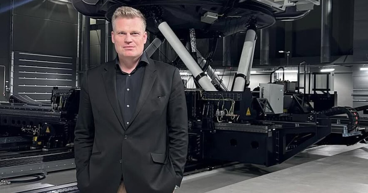 Europoslance Turka předvolá policie. Kvůli rychlé jízdě na dálnici může přijít o řidičák