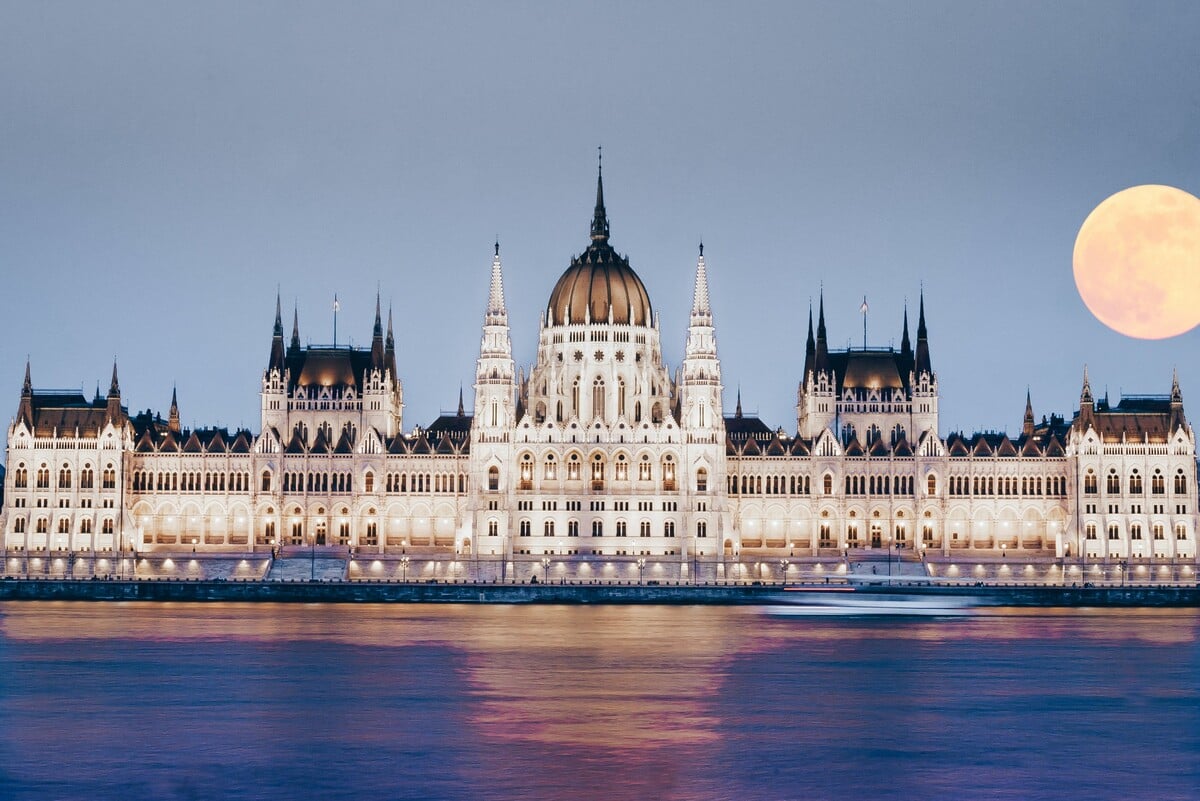 Budapešť.