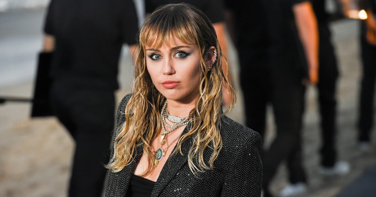 Pardon, ale budeš brečet. Miley Cyrus vydala novou emotivní píseň Used To Be Young. Jak se ti líbí?