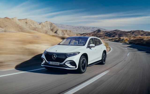 Mercedes-Benz představil elektrické EQS SUV. Nabízí luxus a dojezd až 660 km