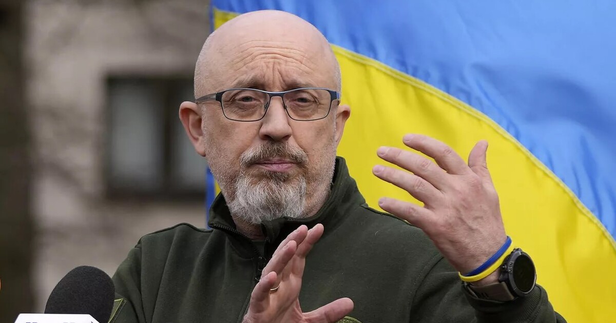 Ukrajinský ministr obrany oznámil rezignaci, Zelenskyj ho plánoval odvolat
