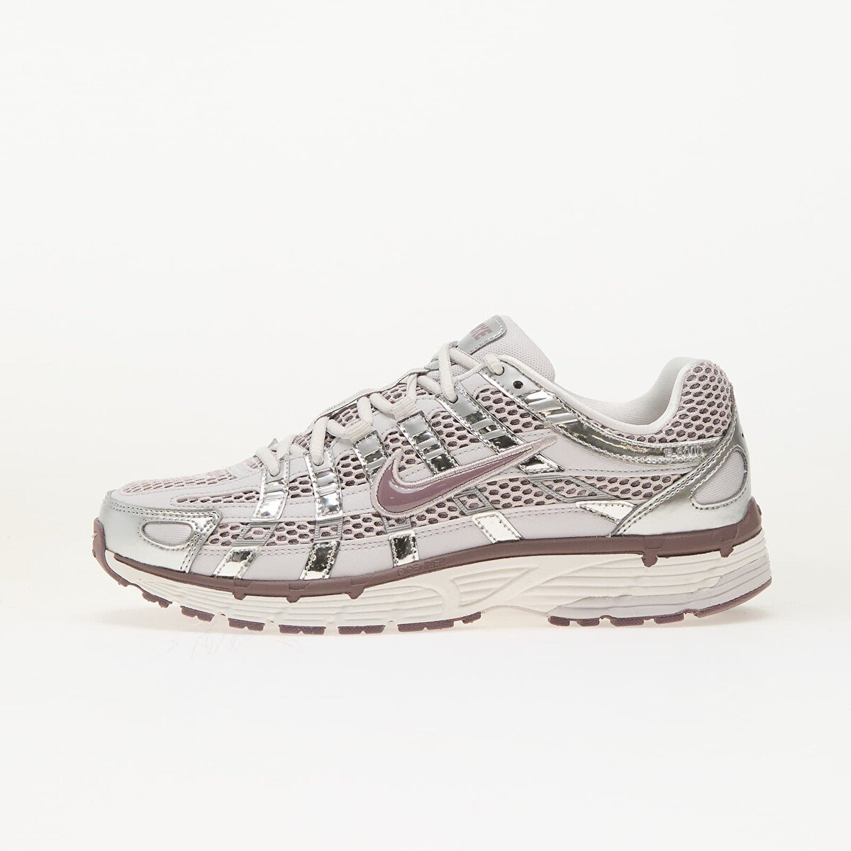 Nike P-6000 W