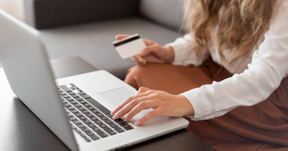 Na tyto e-shopy si dávej pozor. Finta s názvem oblíbených značek klame zákazníky