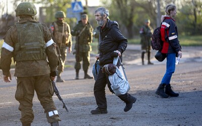 Z ocelárny Azovstal v Mariupolu byli evakuováni všichni civilisté.