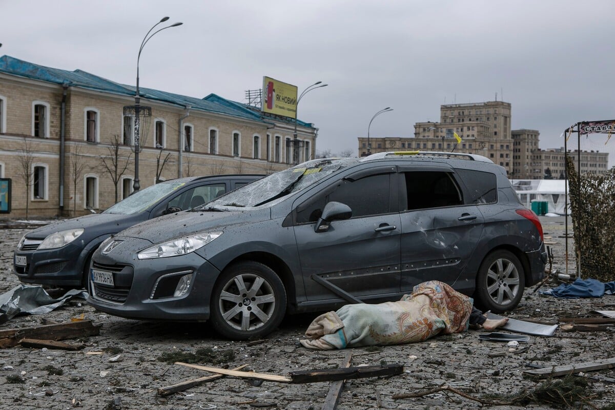 Pri utorňajšom ostreľovaní centra ukrajinského mesta Charkov ruskými vojskami zahynulo najmenej 10 civilistov a 35 ďalších utrpelo zranenia, uviedol na Facebooku poradca ukrajinského ministerstva vnútra Anton Heraščenko.