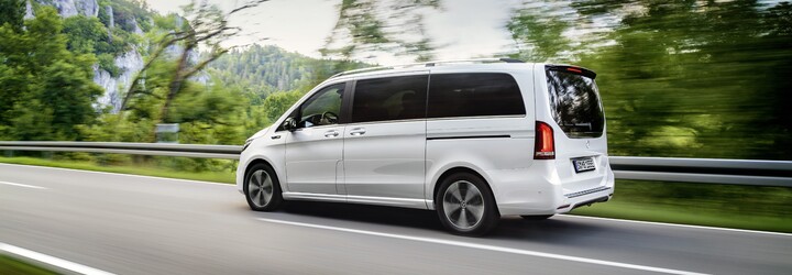 První elektrický van je na světě. EQV má 8 míst, moderní interiér a dojezd 405 km