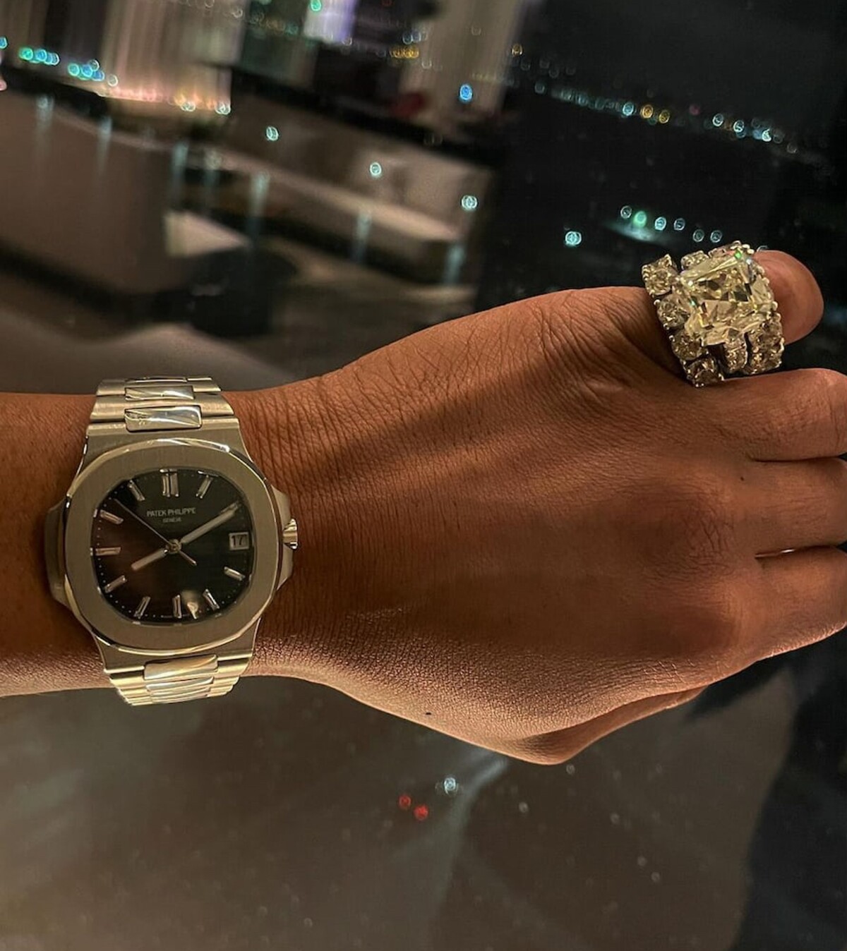 Lil Baby ukázal fake hodinky Patek Philippe na Met Gala 2021.