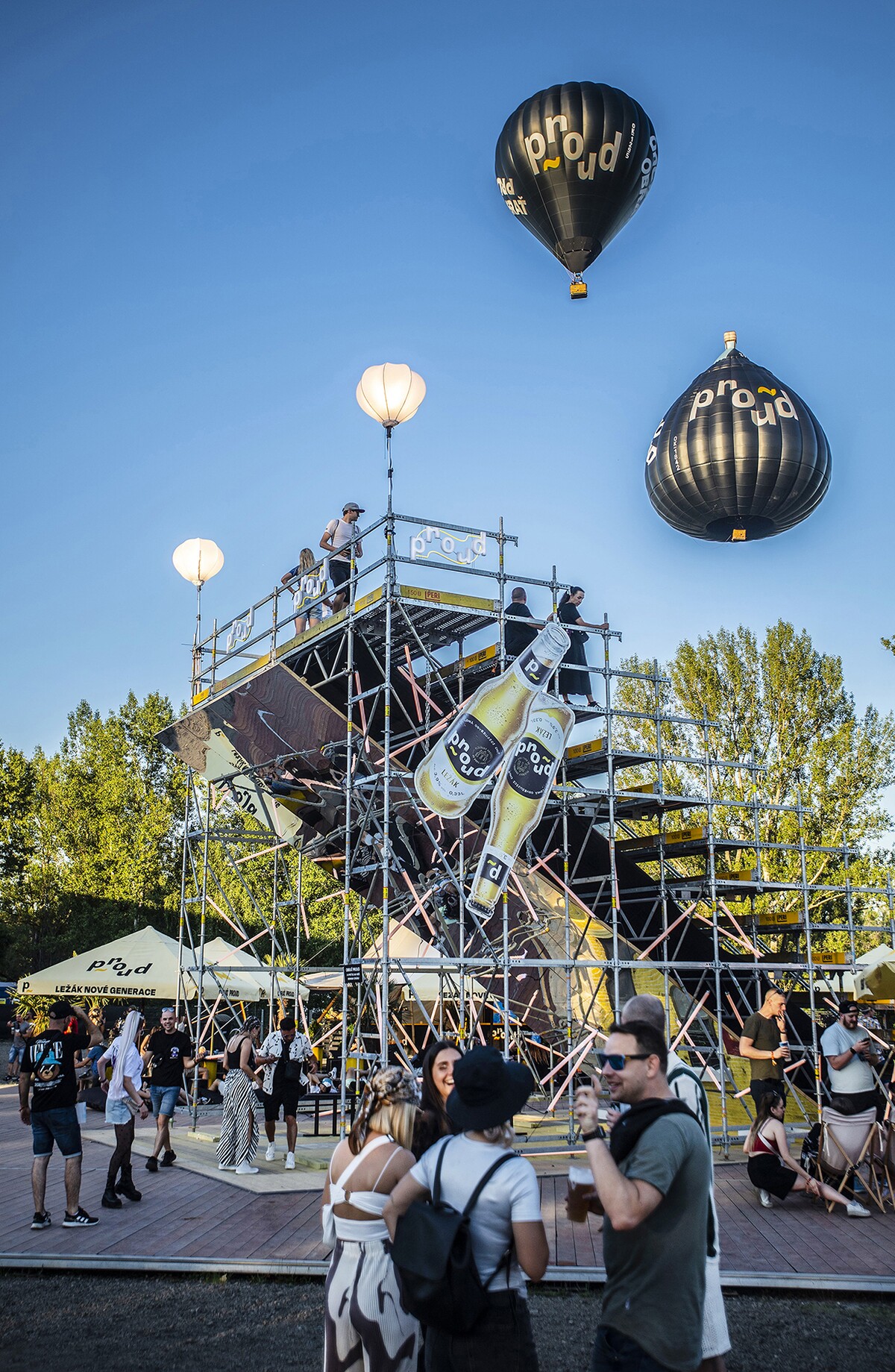 Proud na akci Beats for Love