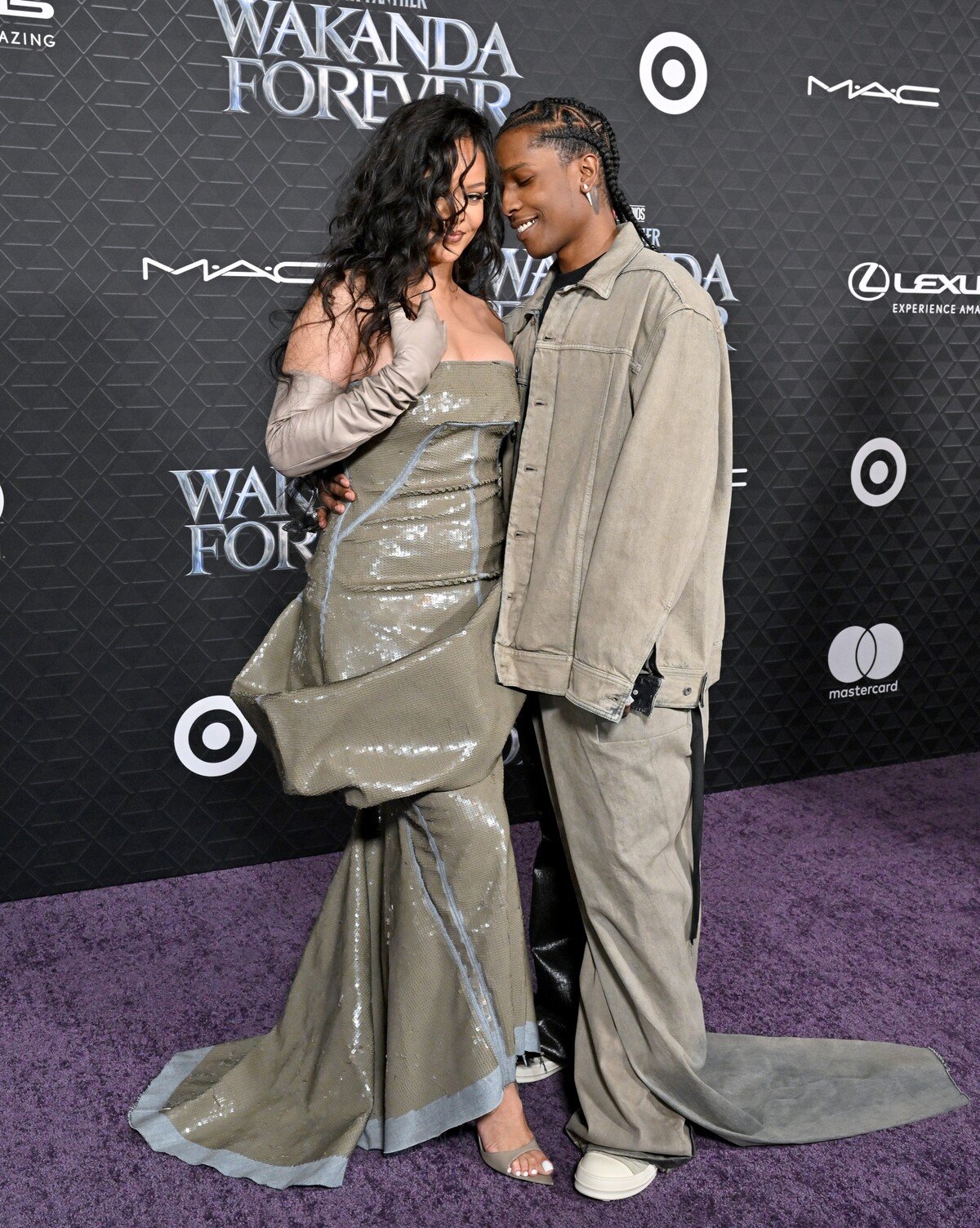 Rihanna a A$AP Rocky na premiére filmu Black Panther 2: Wakanda Forever. 