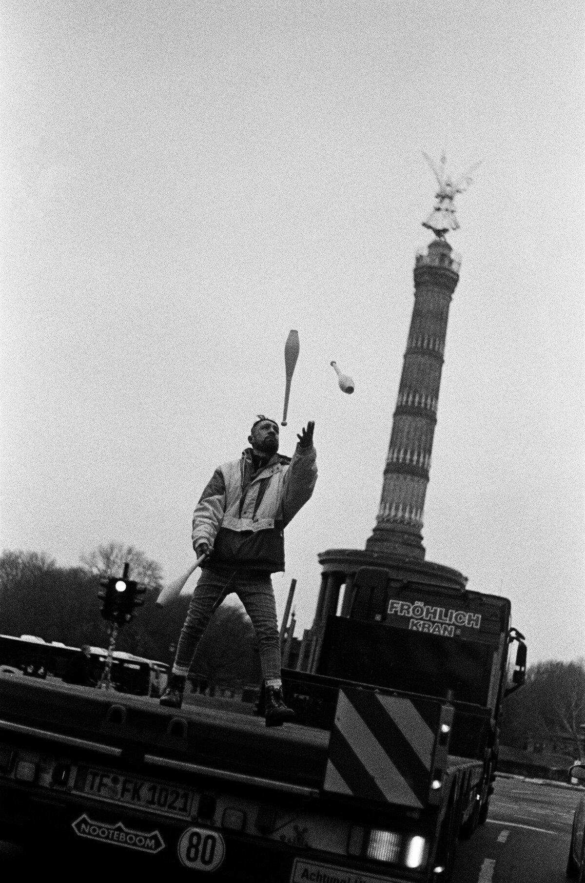 Michal žonglér na semaforoch