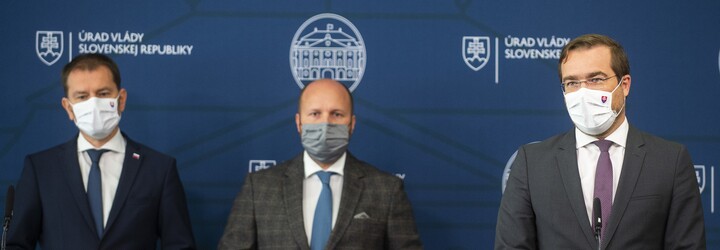 Bolí antigénový test, kto sa nemusí ísť testovať a čo ak musím a predsa nepôjdem? Toto už vieme o celoplošnom testovaní Slovákov