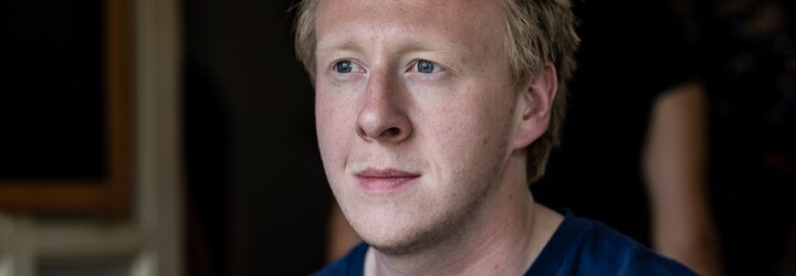 „Vtipy o Židech a Romech jsou výsměchem obětem.“ Takto reagují osobnosti na Kozubův vtip o Romech a ghettu