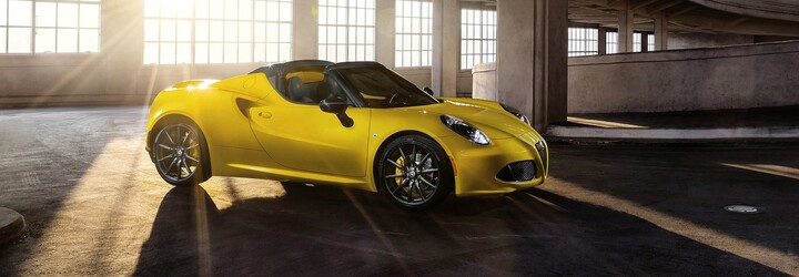 Alfa Romeo 4C Spider: Malá raketa bez střechy konečně v produkční verzi